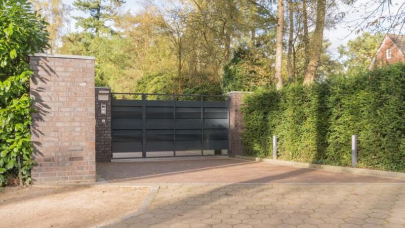 Schiebetor Einfahrt – wichtige Aspekte bei Planung und Auswahl